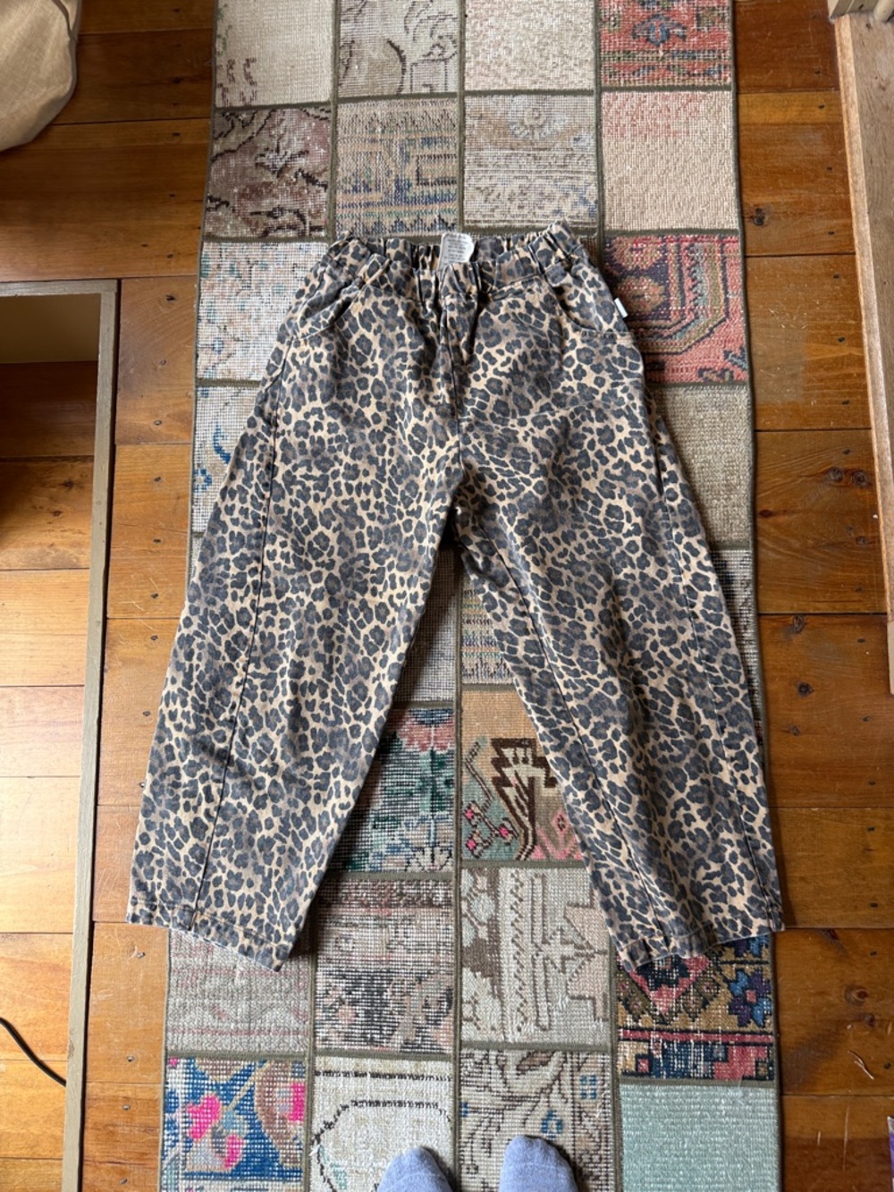 Le Bon Shoppe Arc Pant in Leopard Print Casual Pants in Tan and Black
